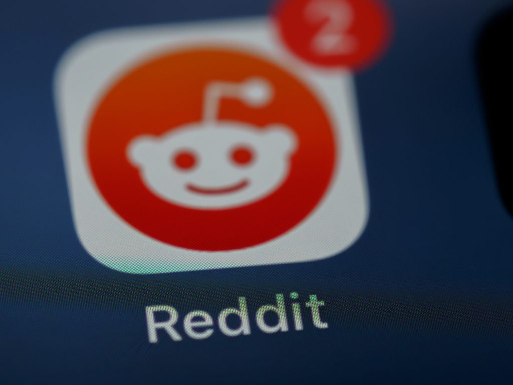 Australia moves to restrict social media access for children