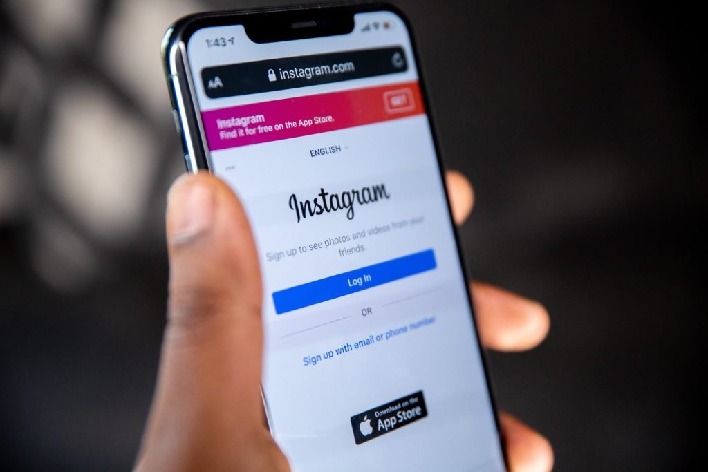 Instagram tests AI-generated comments to boost engagement